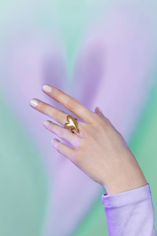 anello d'amore a forma di cuore in oro